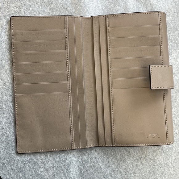 Authentic FENDI Peekabo Gray Beige Roman Leather Long Wallet Made in Italy - Picture 8 of 14
